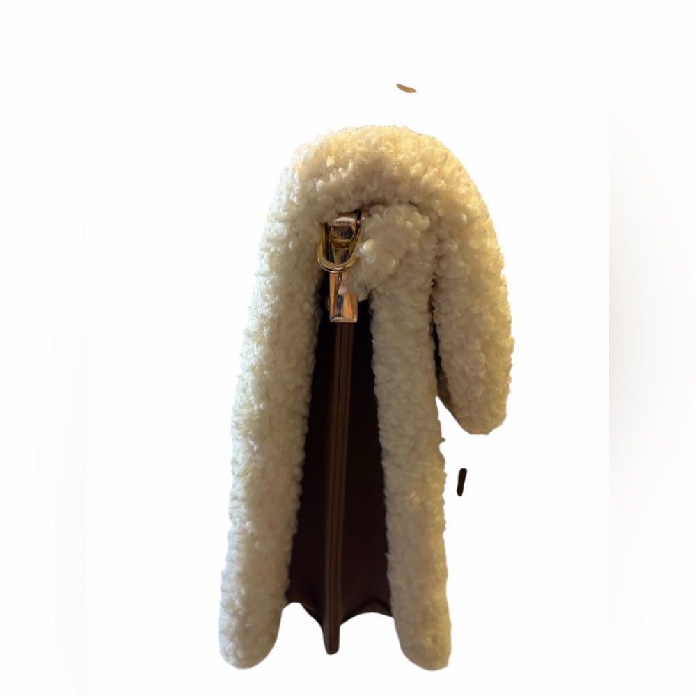 Antik Kraft Tan Crossbody Bag with Shearling Trim - Picture 4 of 7
